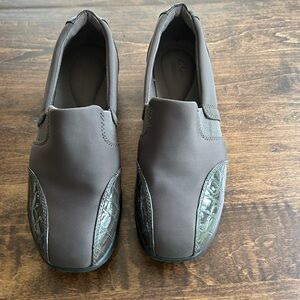 Clark's Collection Women's 261021471 slip on loafers Size 6.5M